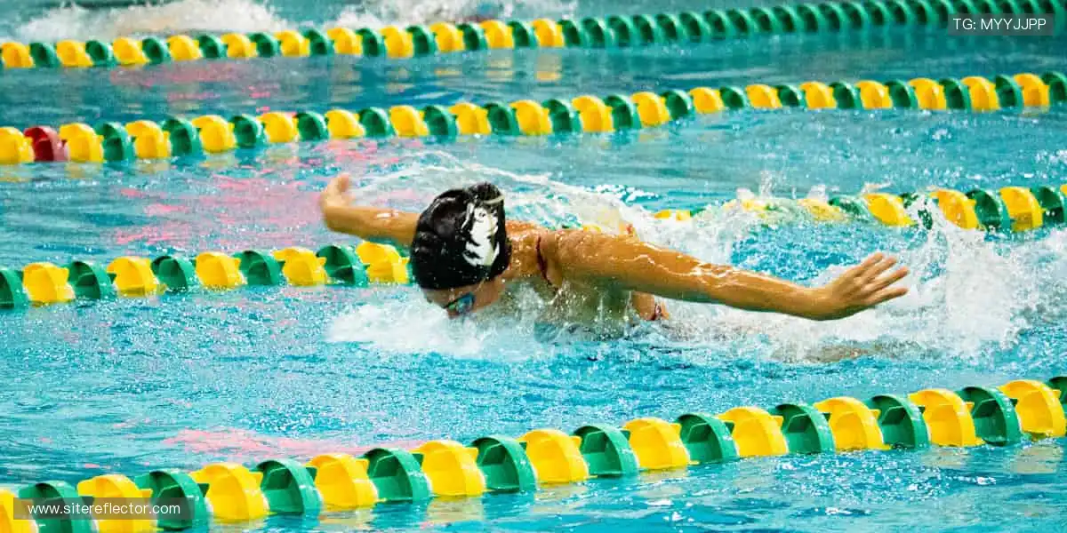 📱实时弹幕，全球球迷在线狂欢！💬